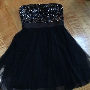 Sequined strapless dress